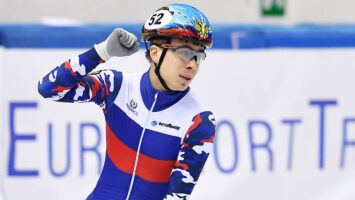 Алексей Кравцов поблагодарил Семена Елистратова за бронзу в шорт-треке