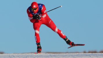 Панжинский оценил шансы на победу российских лыжников накануне раздельного старта