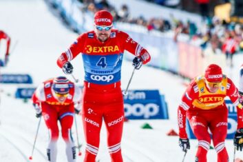 Мама Устюгова расплакалась во время финиша сына в эстафетной гонке