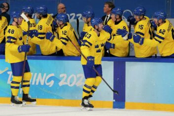 Швеция обыграла Канаду и вышла на сборную ОКР в полуфинале ОИ-2022