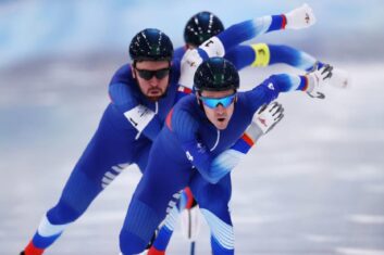 Алдошкин выступит в финале масс-старта у конькобежцев, Захаров упал в полуфинале