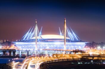Финал Лиги чемпионов перенесен из Санкт-Петербурга в Париж