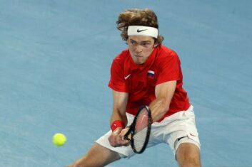 Рублев победил в первом круге турнира в Дубае с призовым фондом 2.8 млн долларов