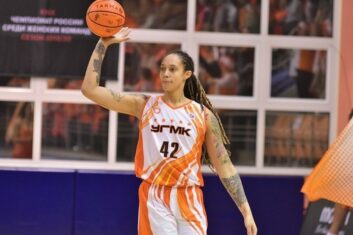 Баскетболистке УГМК и чемпионке ОИ Бриттни Грайнер грозит до 10 лет тюрьмы