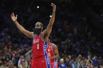 Харден — третий баскетболист в истории НБА по числу реализованных трехочковых