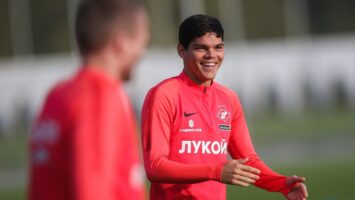 Мама Айртона косвенно подтвердила переход сына во «Фламенго»