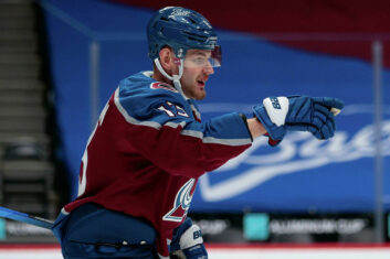 Результаты матчей НХЛ 14 апреля: шикарный гол Панарина и личный рекорд Ничушкина