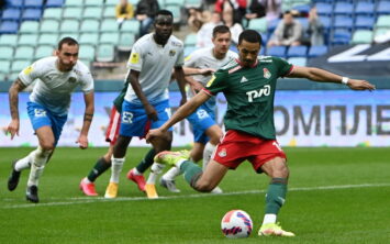 РПЛ: «Сочи» и Локомотив» устроили голевую феерию с обоюдными удалениями