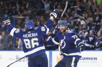 Результаты матчей НХЛ 24 апреля: лидерство Бобровского и результативная серия Кучерова