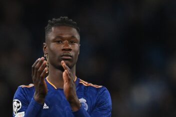 В 2020 году «Барселона» не смогла подписать полузащитника «Реала» из-за нехватки денег