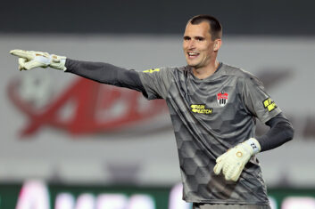 В «Химках» заявили о готовности расстаться с голкипером Лантратовым