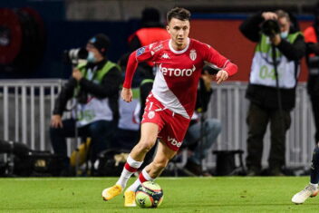 Инсайдер: «Монако» не отпустил Головина в «Ньюкасл» за 40 млн евро