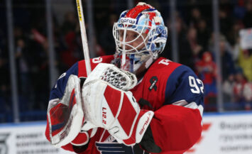 Хоккеисты «Локомотива» победили «Динамо» и поднялись на вторую строчку в таблице КХЛ