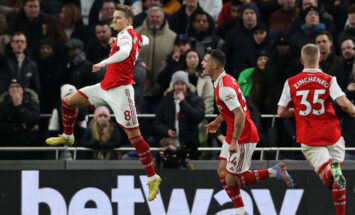 «Арсенал» в пятый раз подряд победил «Лестер»