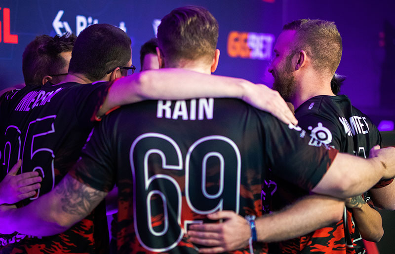 FaZe настраиваются на матч